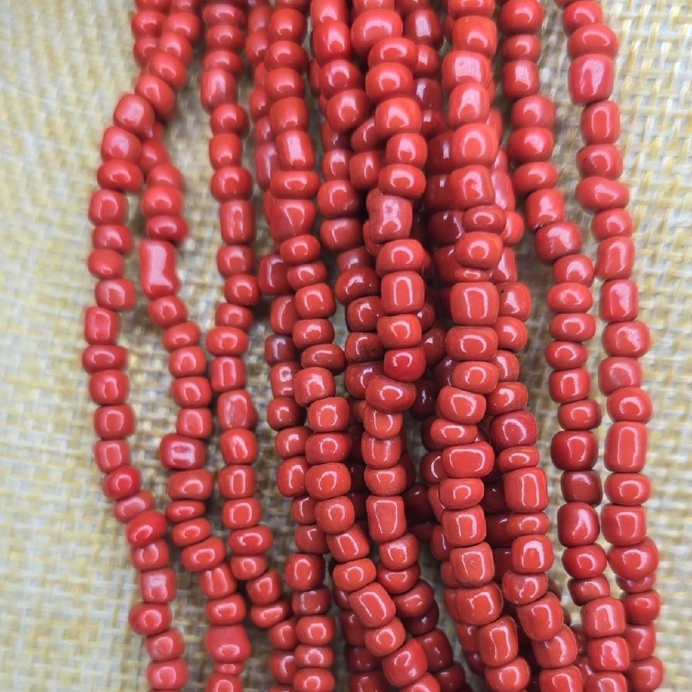 15 Strand Coral Red Glass Beaded Necklace With A Beaded Toggle Clasp - Picture 3 of 9